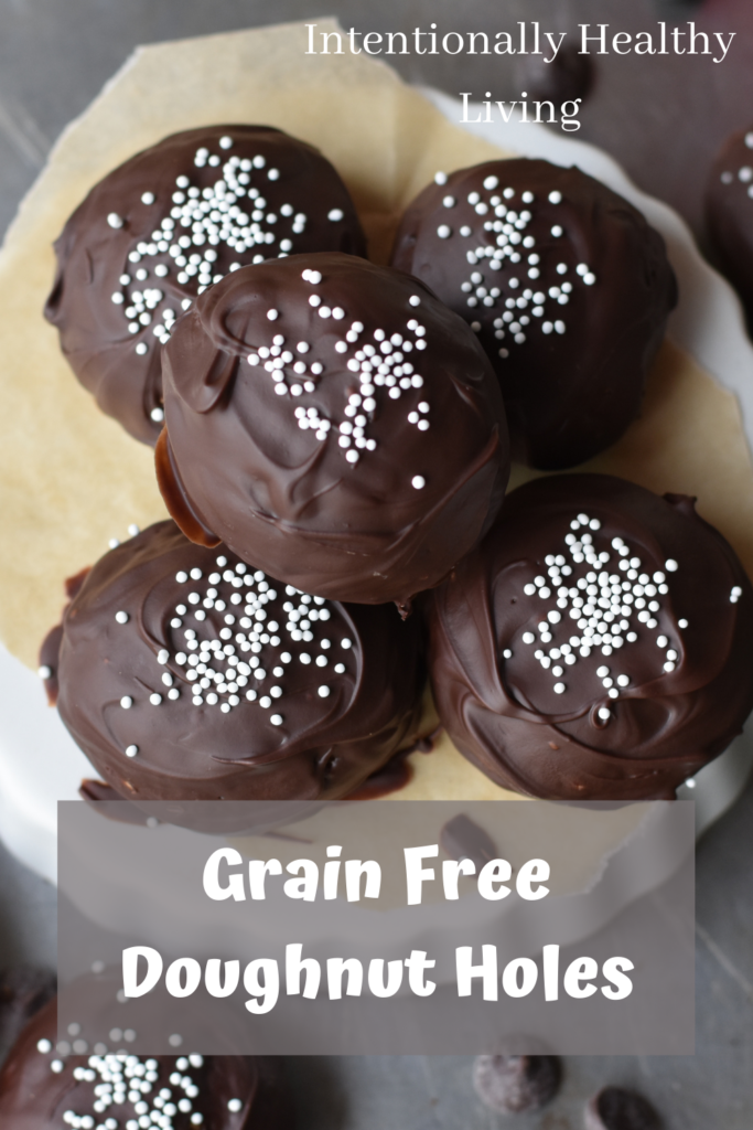 Grain Free Doughnut Holes #grainfree #glutenfree #healthykids #treenutfree #naturallysweet #breakfast #healthysnacks