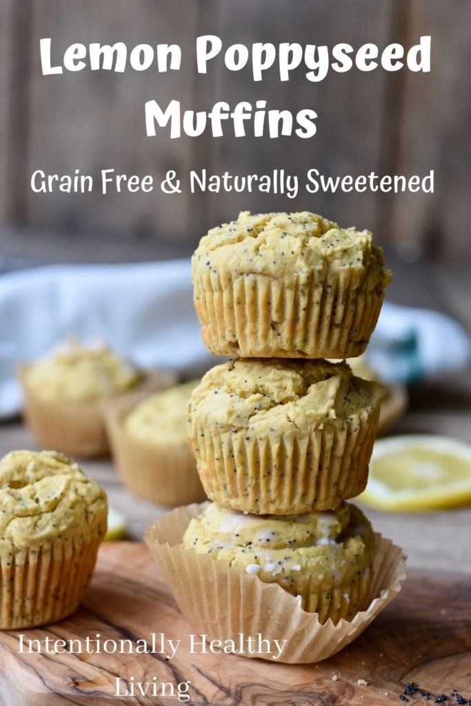 Grain Free Lemon Poppyseed Muffins #paleodiet #glutenfree #naturallysweet #maplesugar #healthyliving #cleaneating 
