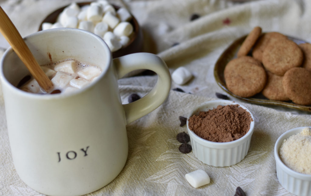 Naturally sweet hot cocoa with mini marshmallows. 